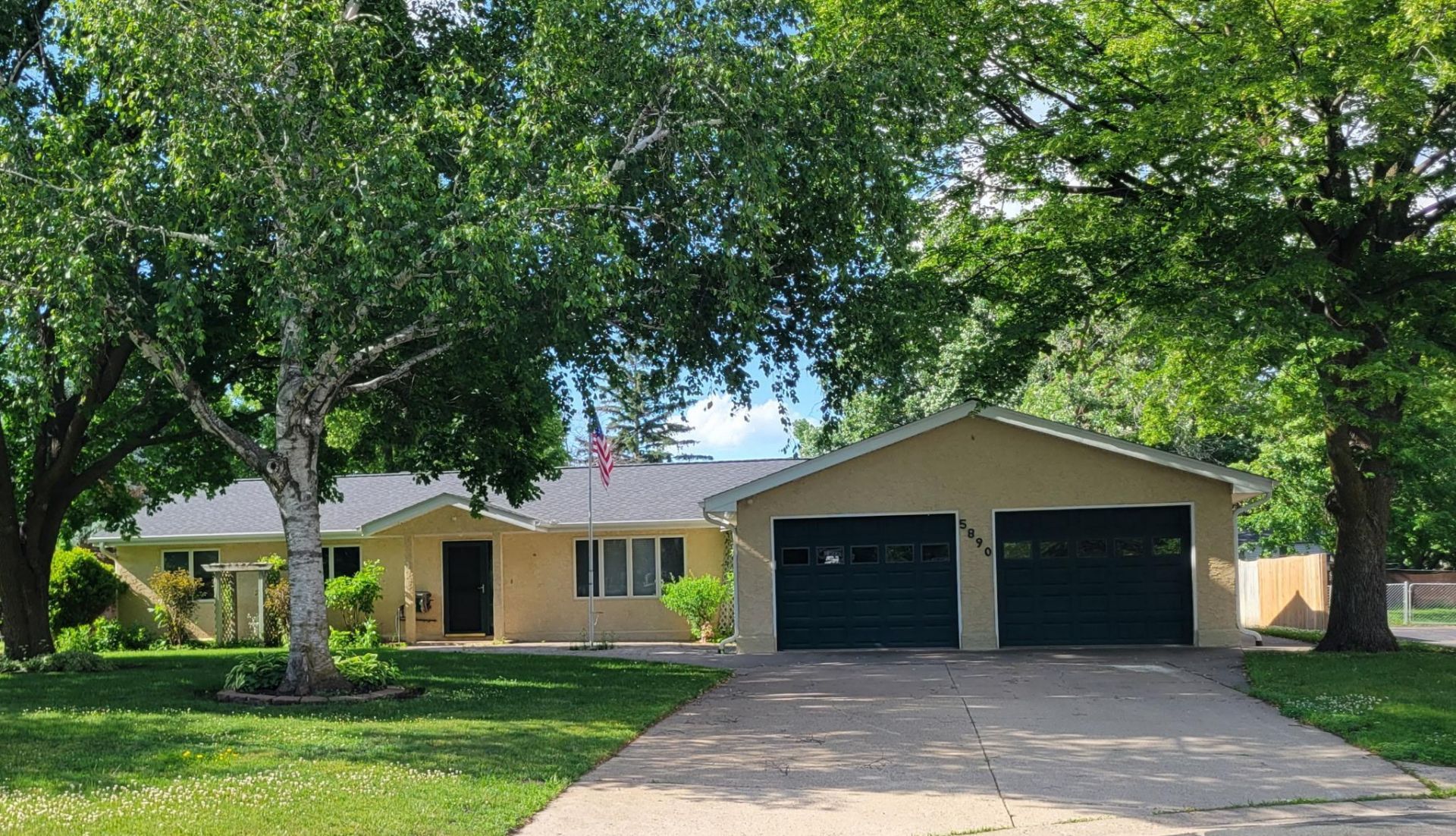 5890 Henry Street, Maple Plain, MN 55359