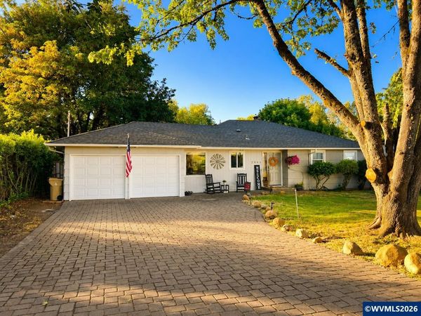 1946 SE Miller Av, Dallas, OR 97338