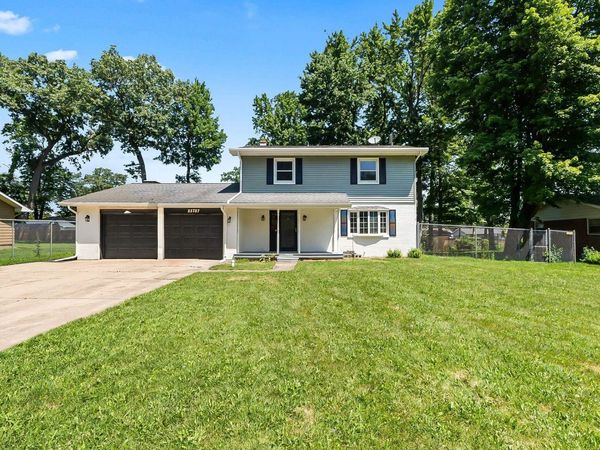 25787 Meadow Oak Lane, Elkhart, IN 46514