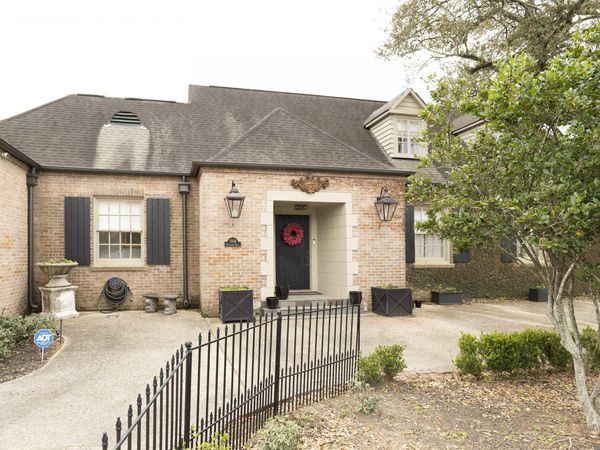 7868 Highland Rd, Baton Rouge, LA 70808