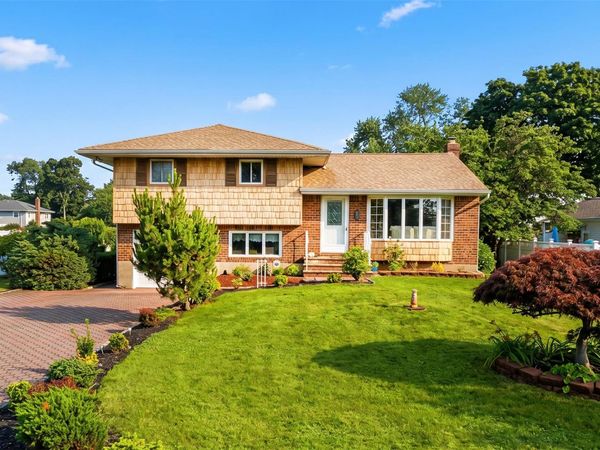 25 Whitebirch Lane , Commack, NY 11725