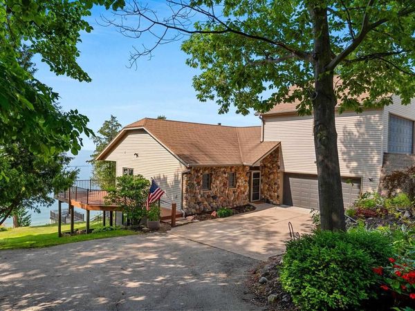 5153 EDGEWATER BEACH ROAD, Green Bay, WI 54311