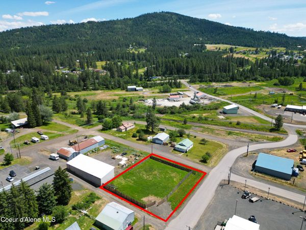 866 E St, Plummer, ID 83851