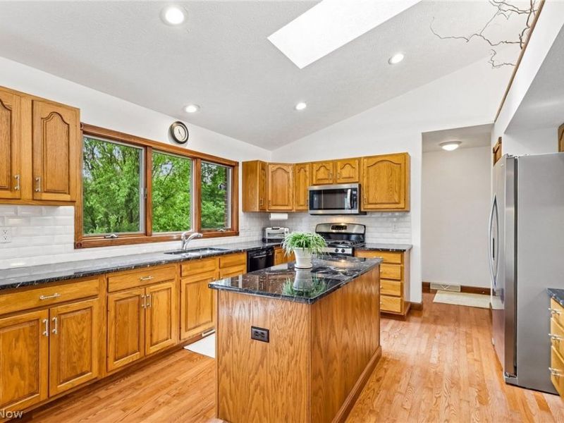 8449 Settlers Passage, Brecksville, OH 44141 Photo 14
