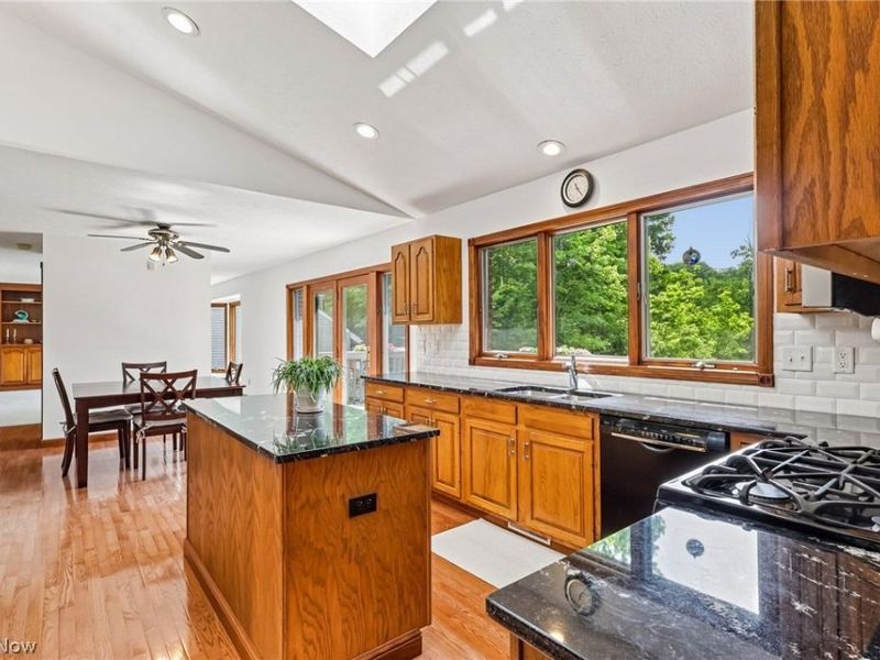 8449 Settlers Passage, Brecksville, OH 44141 Photo 15