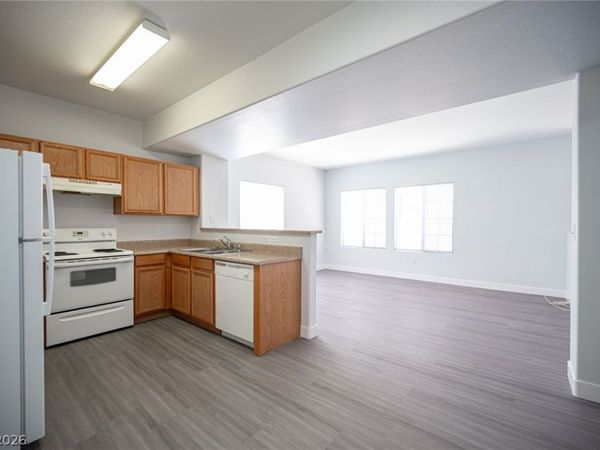 2010 Rancho Lake Drive, Unit 206, Las Vegas, NV 89108