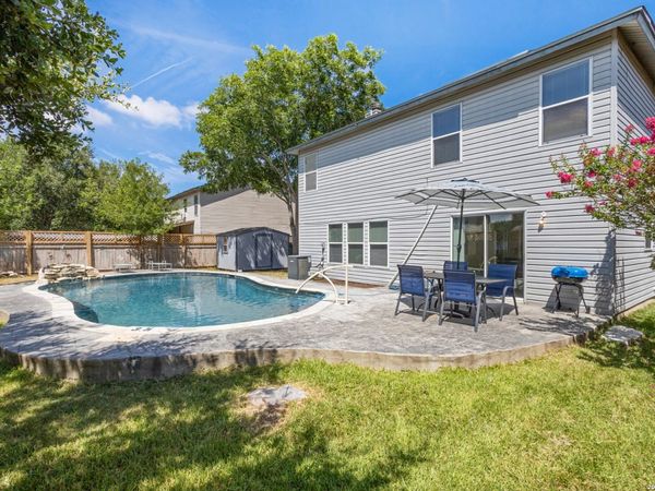 372 COPPER HILL DR, New Braunfels, TX 78130