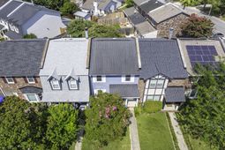 677 Buckhall Court photo 4