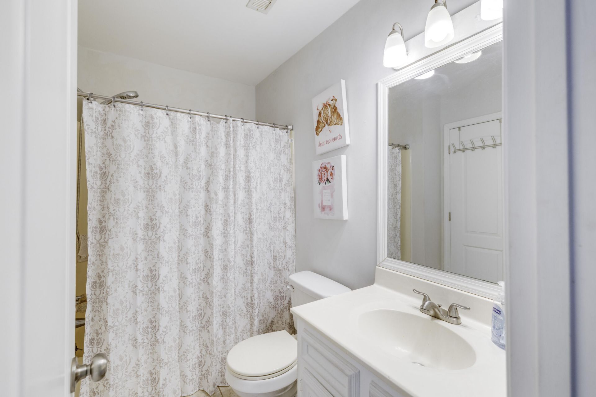 677 Buckhall Court Photo 22