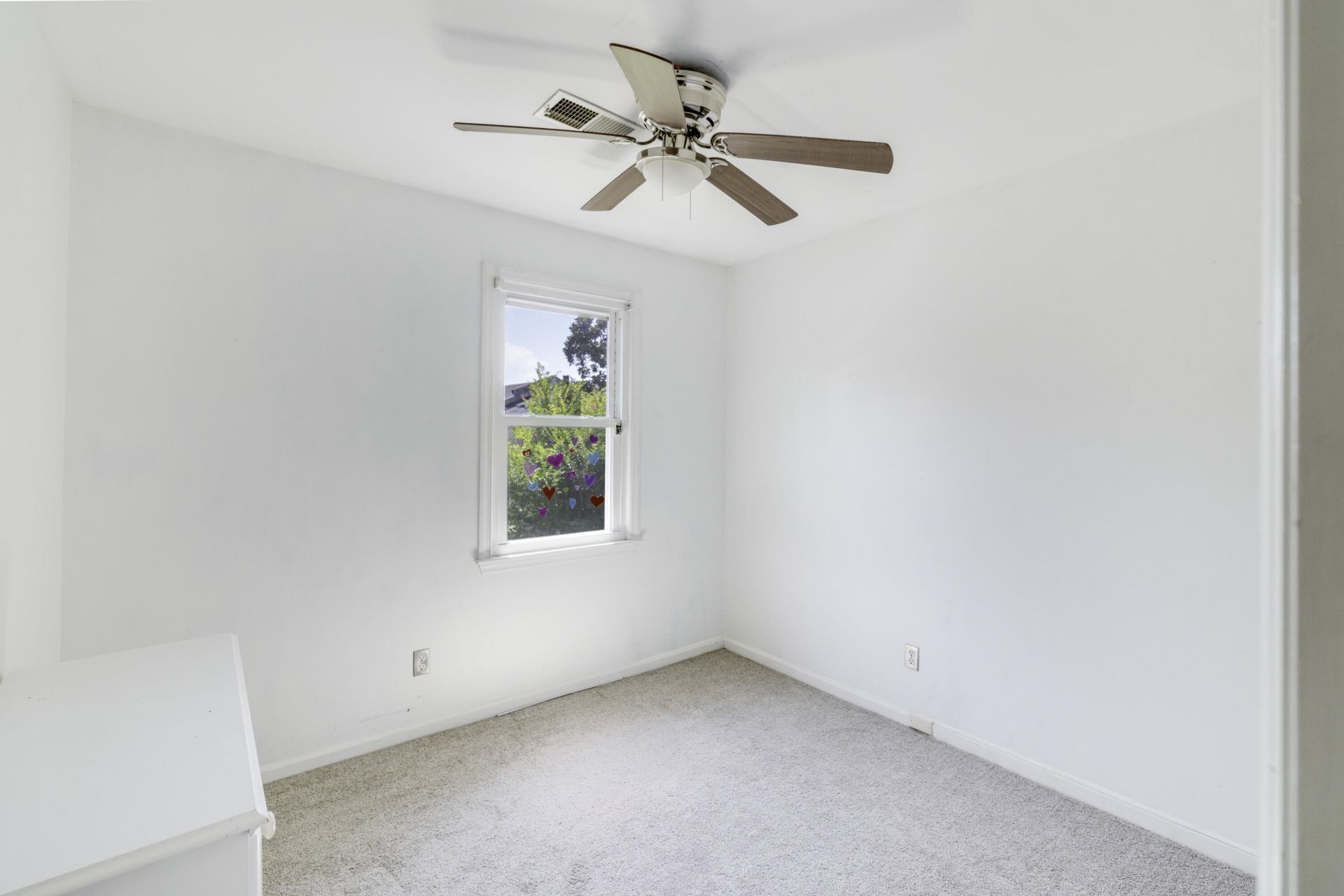 677 Buckhall Court Photo 24