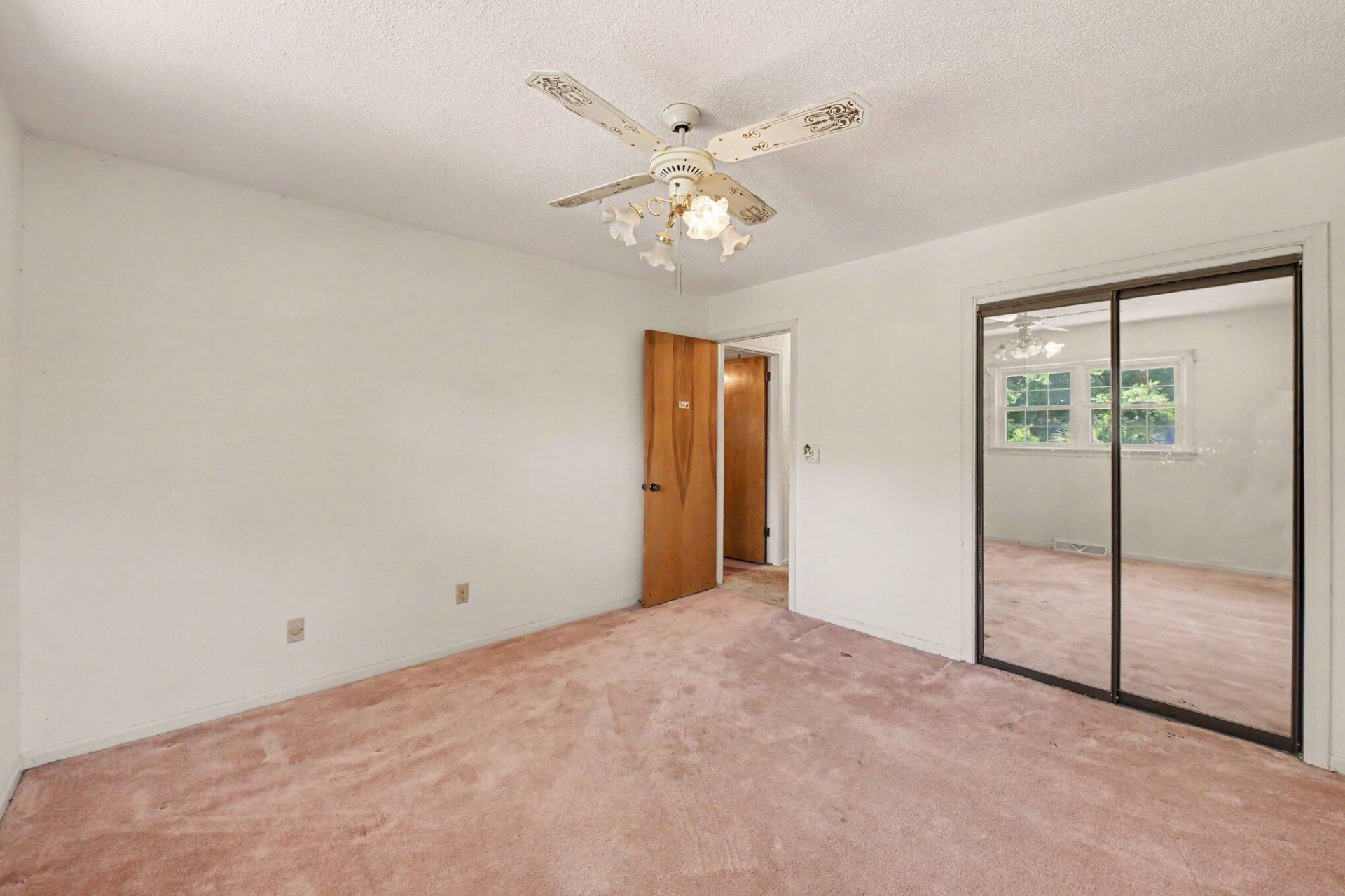 649 Pelzer Drive Photo 16
