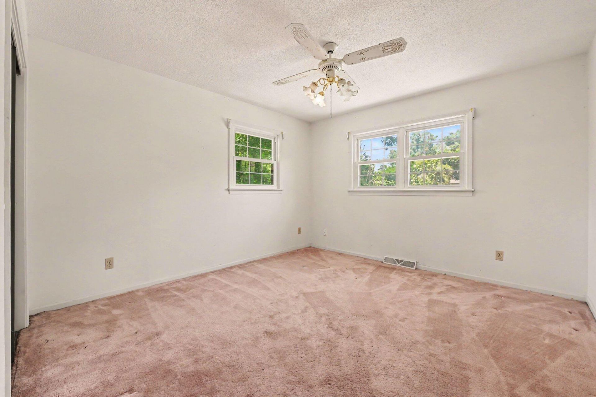 649 Pelzer Drive Photo 17