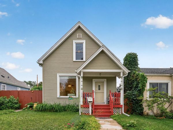 1008 Cook Avenue E, Saint Paul, MN 55106