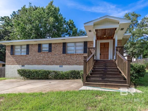 7099 Pinehill Road, Daphne, AL 36526