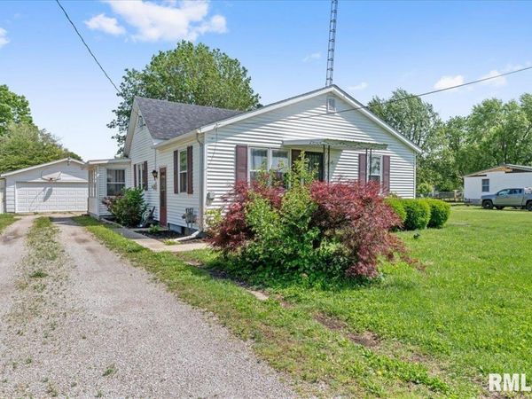 714 E BIRCH Street, New Berlin, IL 62670