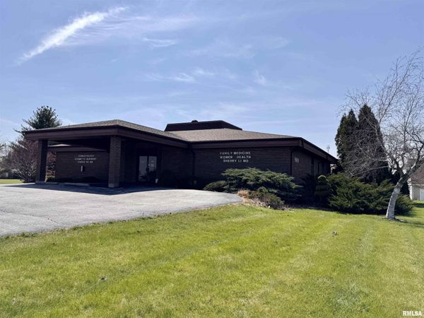 909 E GRANT Street, Macomb, IL 61455