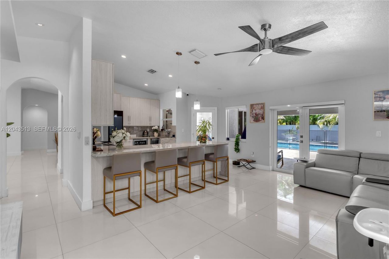 13261 SW 204th St , Miami, FL 33177 Photo