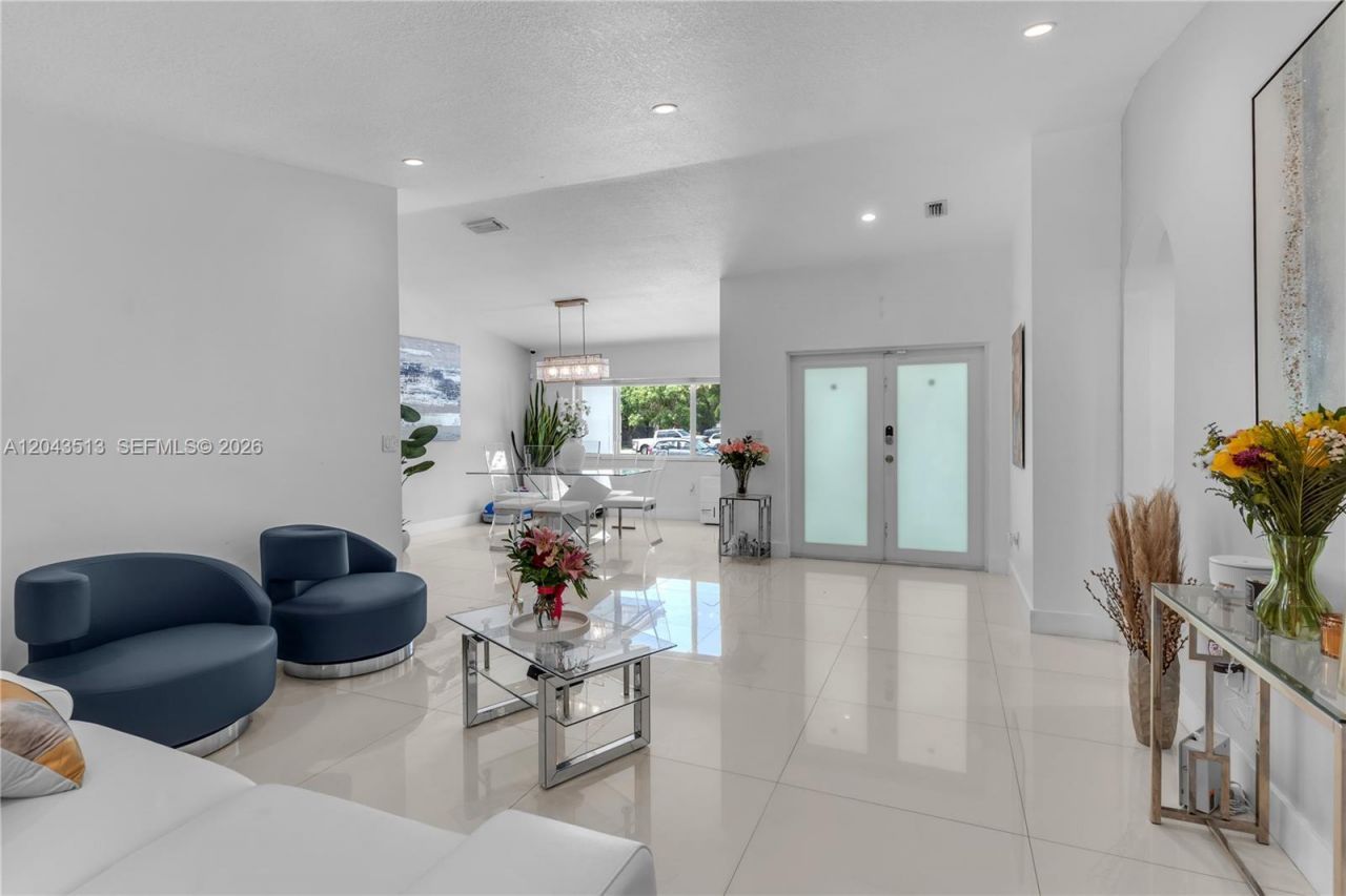 13261 SW 204th St , Miami, FL 33177 Photo