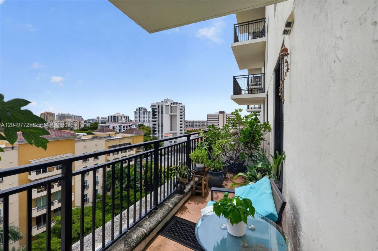888 Douglas , Unit 806, Coral Gables, FL 33134 Photo