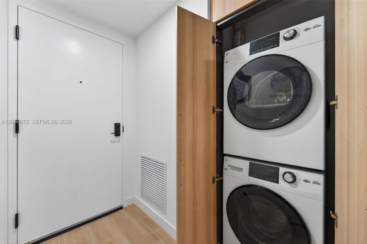 225 N Miami Ave , Unit 308, Miami, FL 33128 Photo