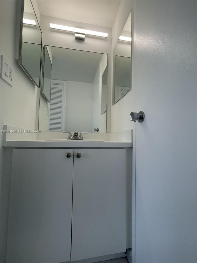 500 Three Islands Blvd , Unit M16, Hallandale Beach, FL 33009 Photo