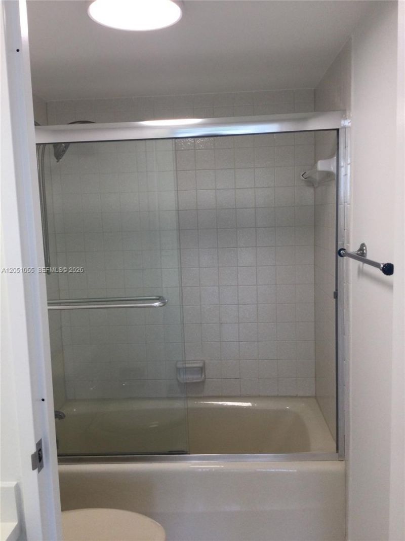 500 Three Islands Blvd , Unit M16, Hallandale Beach, FL 33009 Photo