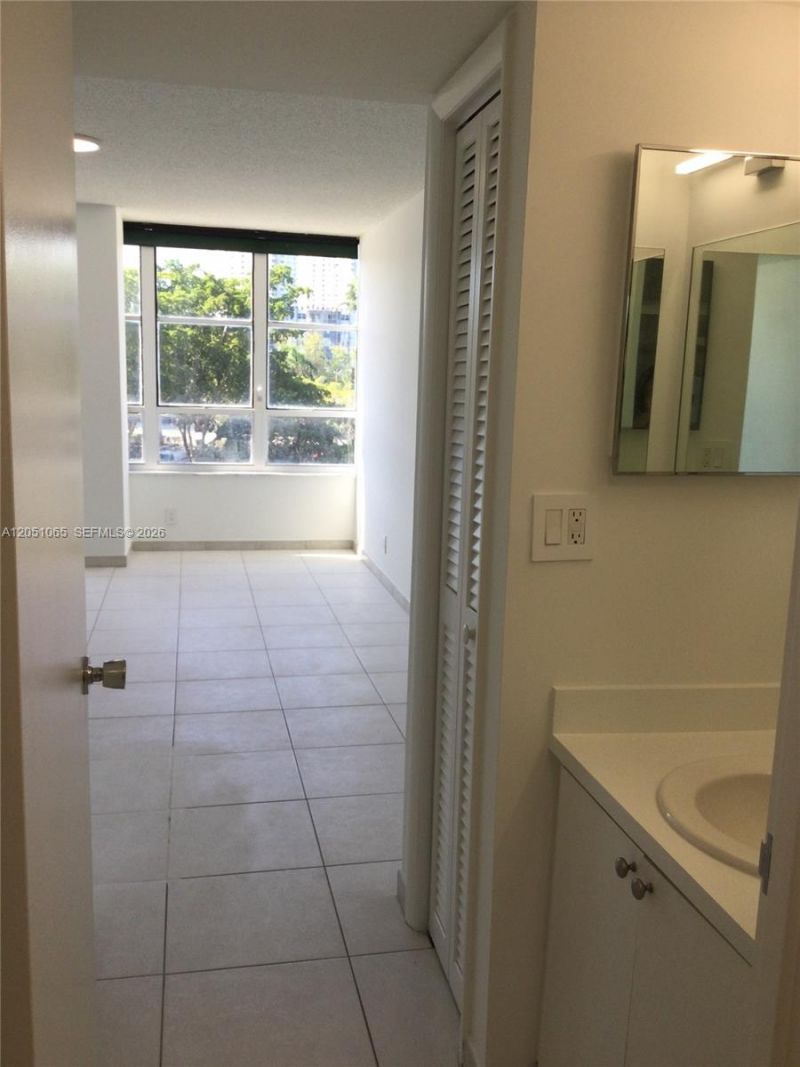 500 Three Islands Blvd , Unit M16, Hallandale Beach, FL 33009 Photo