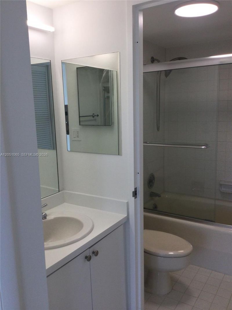 500 Three Islands Blvd , Unit M16, Hallandale Beach, FL 33009 Photo