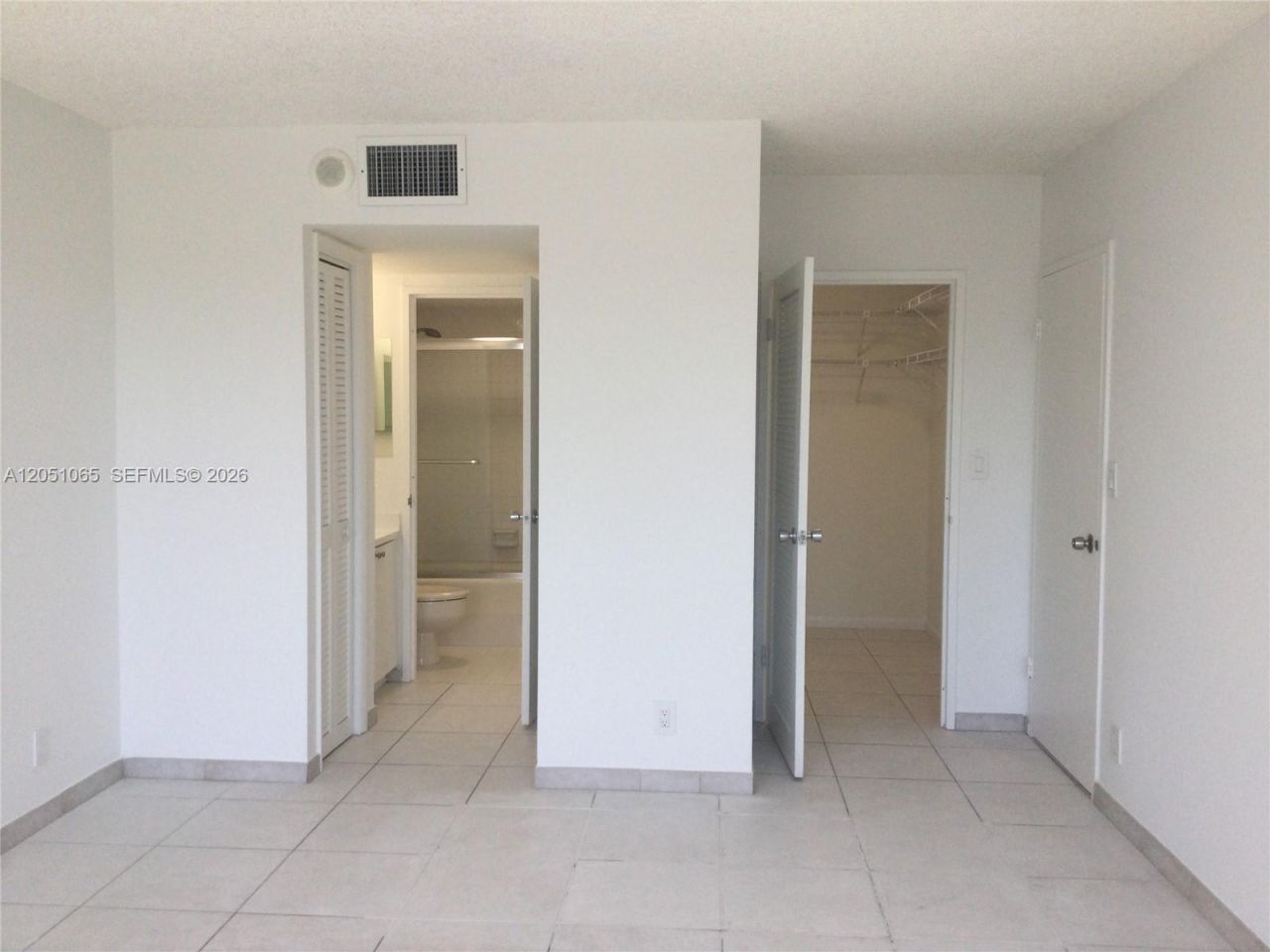500 Three Islands Blvd , Unit M16, Hallandale Beach, FL 33009 Photo