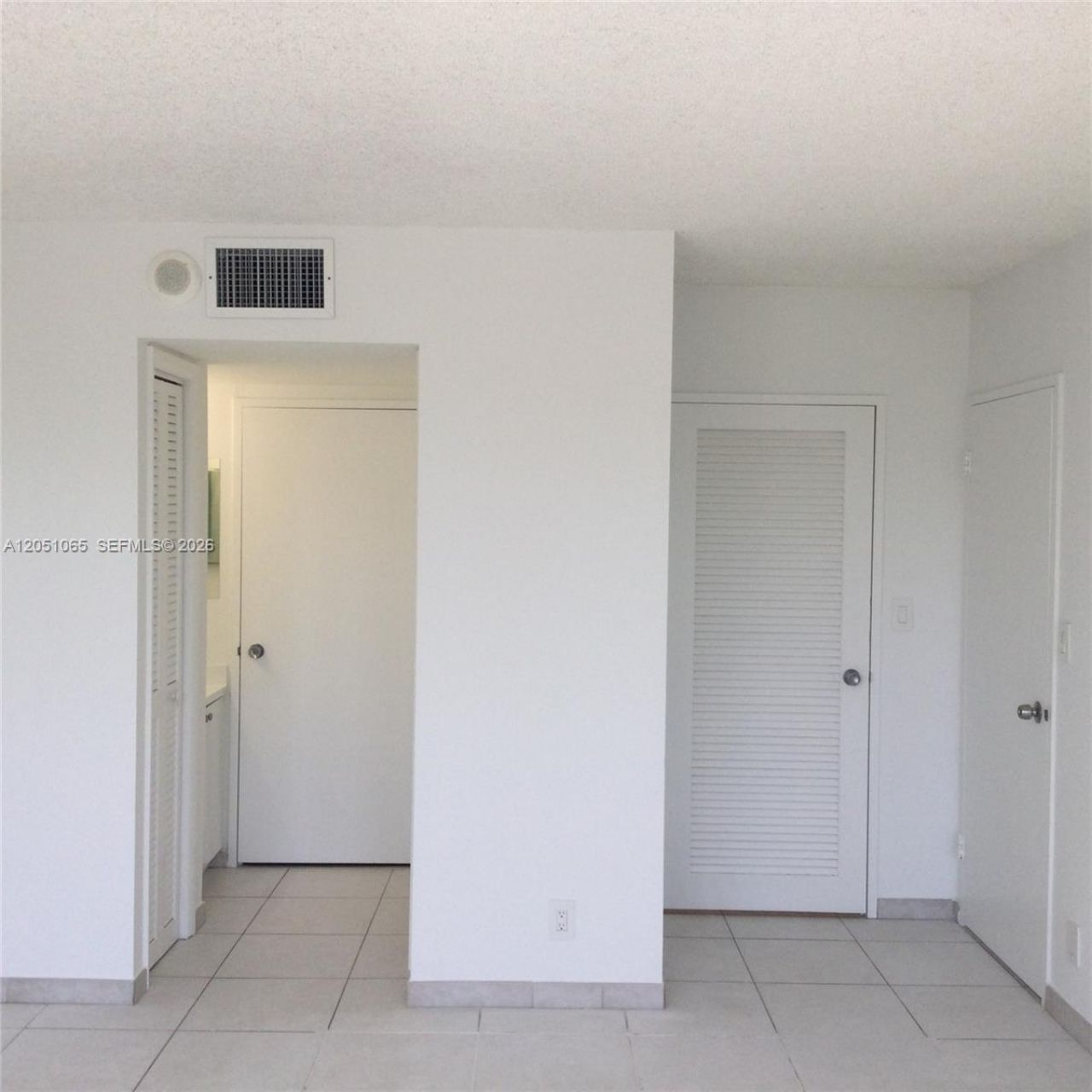 500 Three Islands Blvd , Unit M16, Hallandale Beach, FL 33009 Photo
