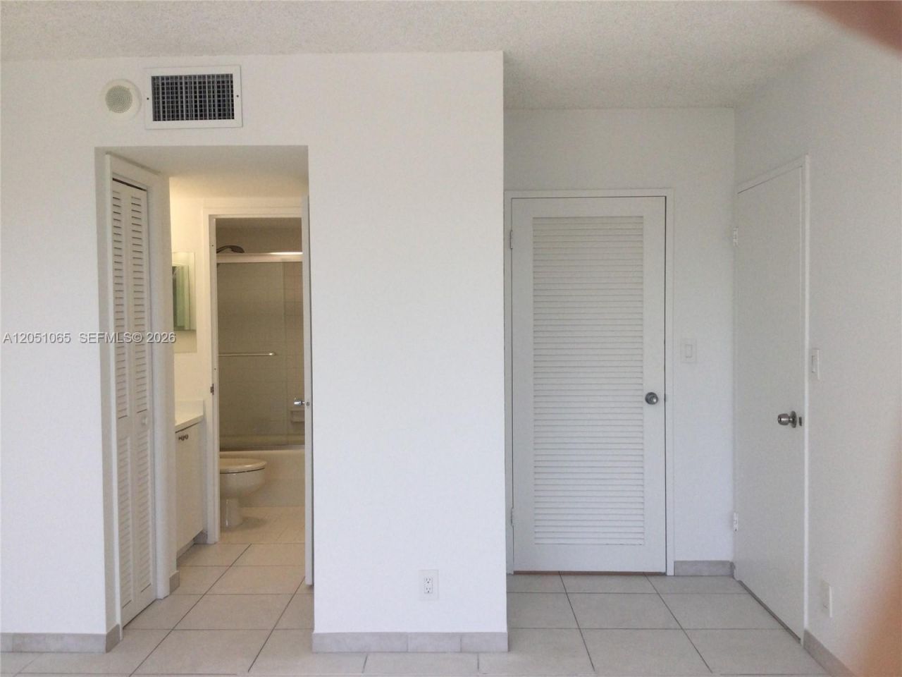 500 Three Islands Blvd , Unit M16, Hallandale Beach, FL 33009 Photo