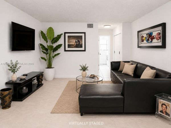500 NE 2nd St, Unit 221, Dania Beach, FL 33004