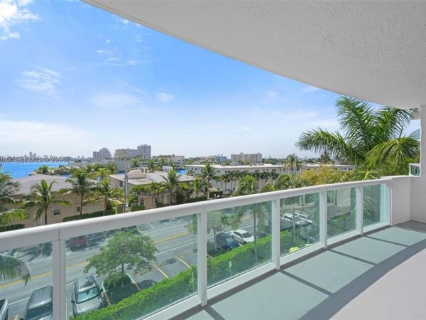7910 Harbor Island Dr , Unit 402, North Bay Village, FL 33141