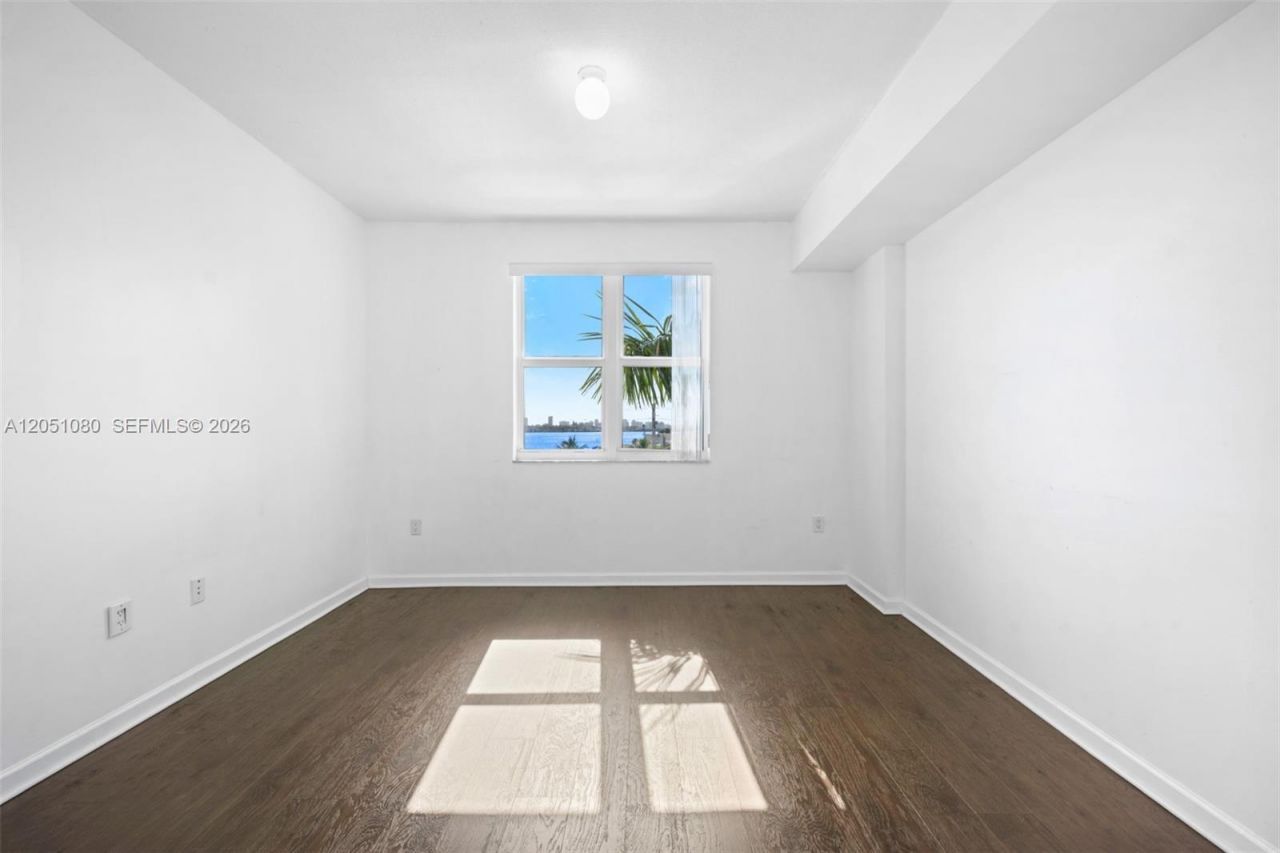 7910 Harbor Island Dr, Unit 402, North Bay Village, FL 33141 Photo