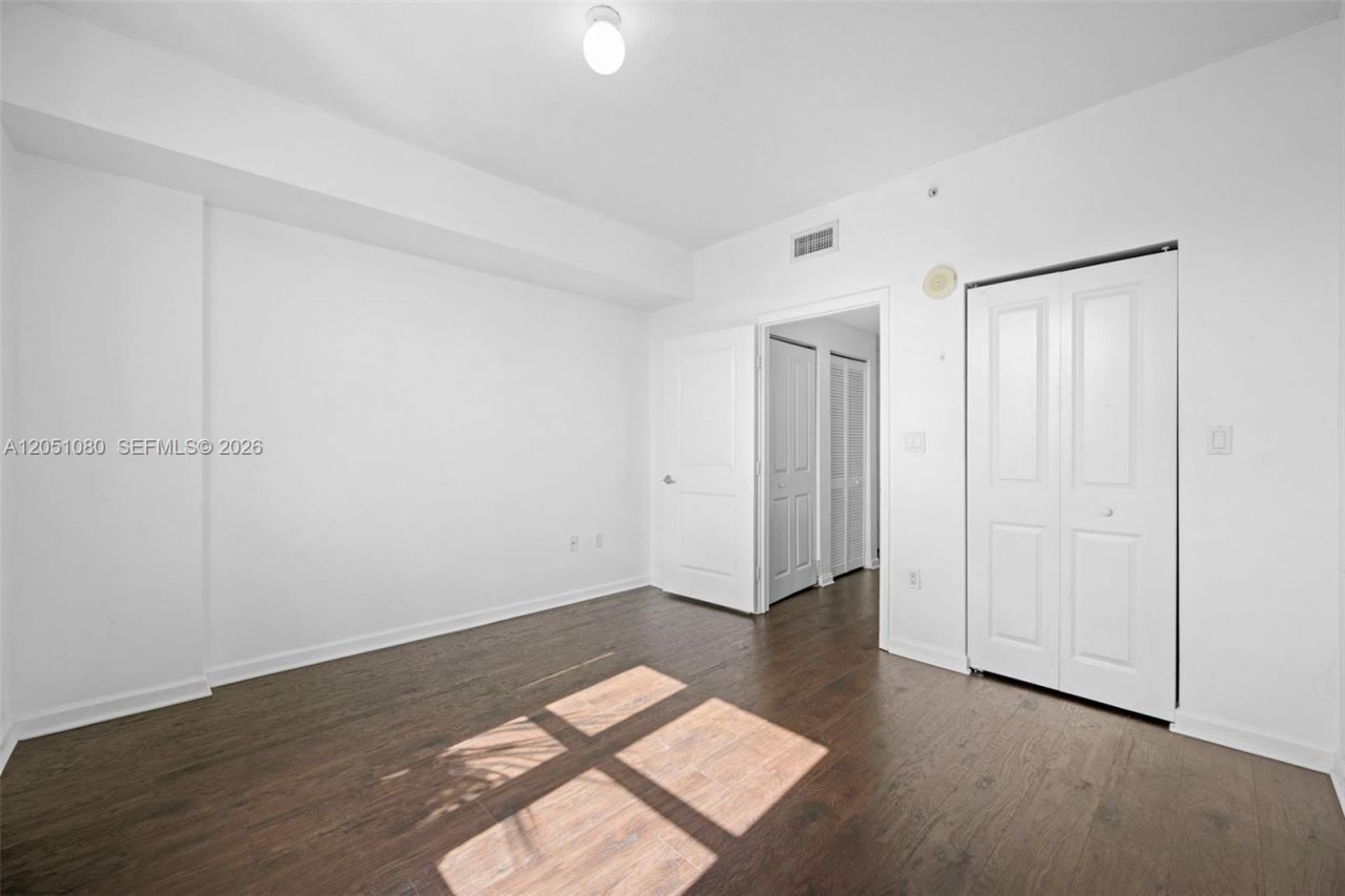 7910 Harbor Island Dr, Unit 402, North Bay Village, FL 33141 Photo