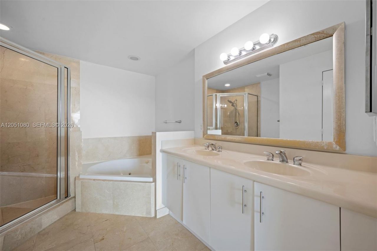 7910 Harbor Island Dr, Unit 402, North Bay Village, FL 33141 Photo