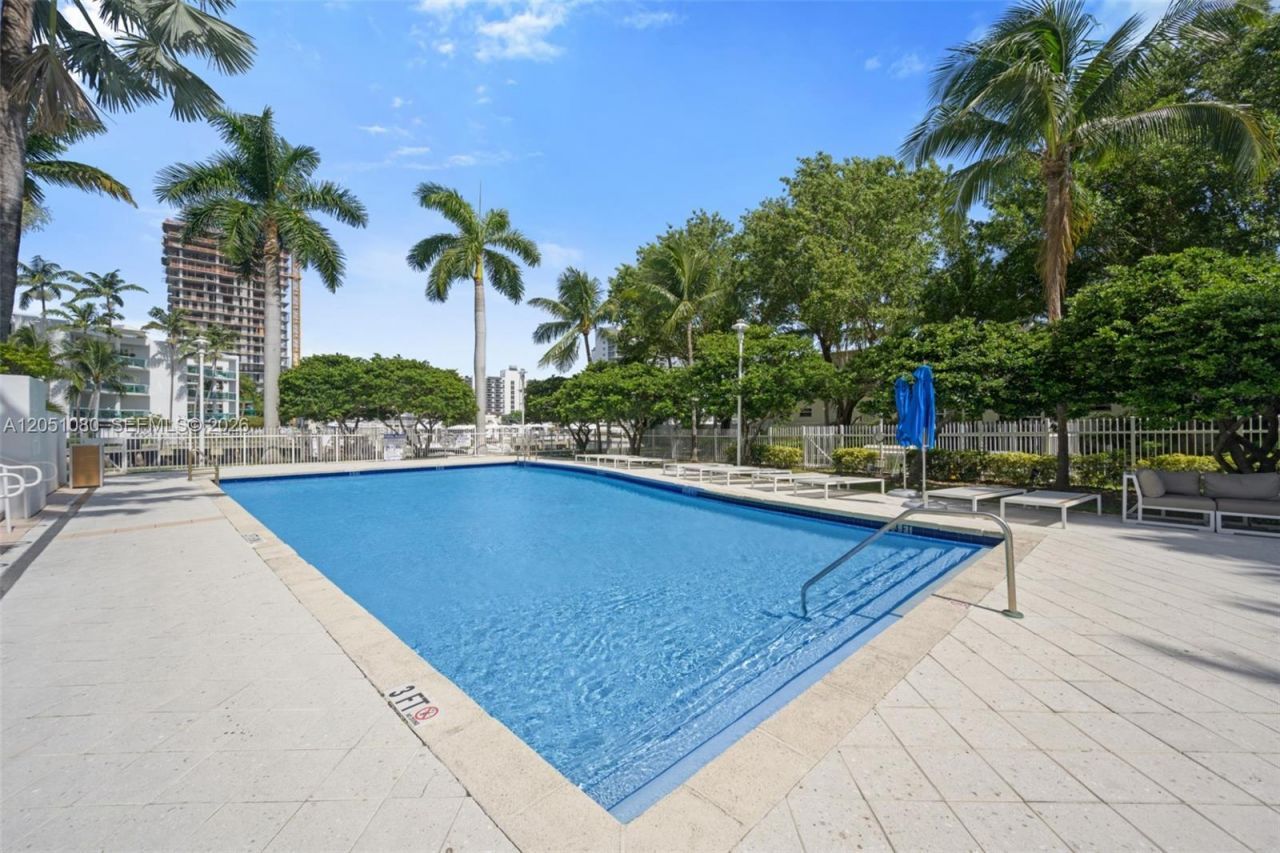 7910 Harbor Island Dr, Unit 402, North Bay Village, FL 33141 Photo