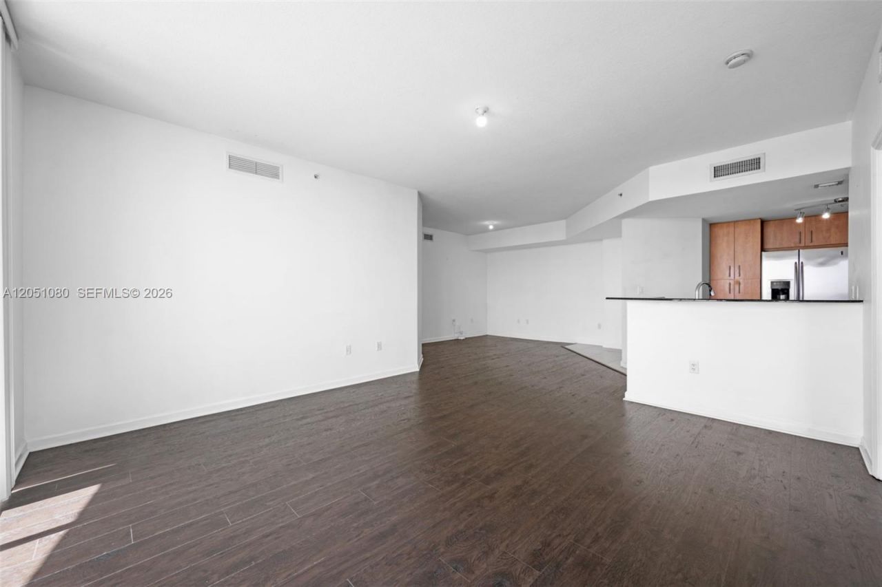 7910 Harbor Island Dr, Unit 402, North Bay Village, FL 33141 Photo
