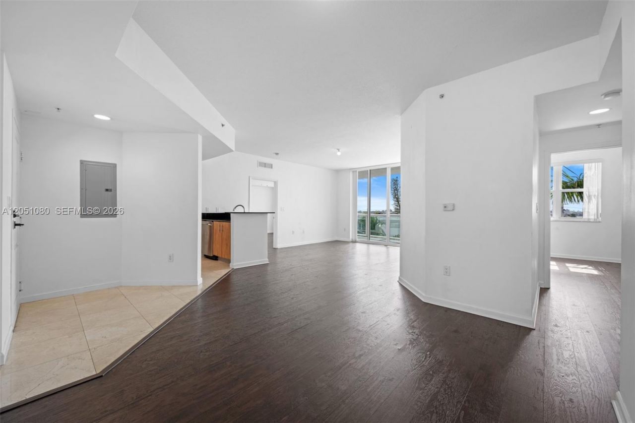 7910 Harbor Island Dr, Unit 402, North Bay Village, FL 33141 Photo