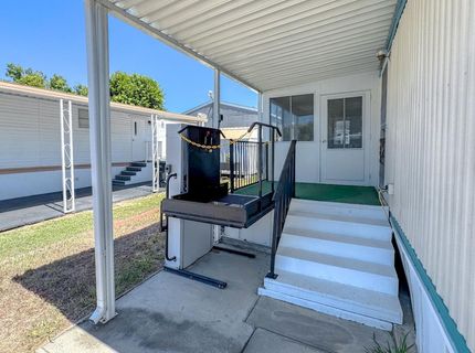5845 Hobbs Ln, Sacramento, CA 95842 Photo