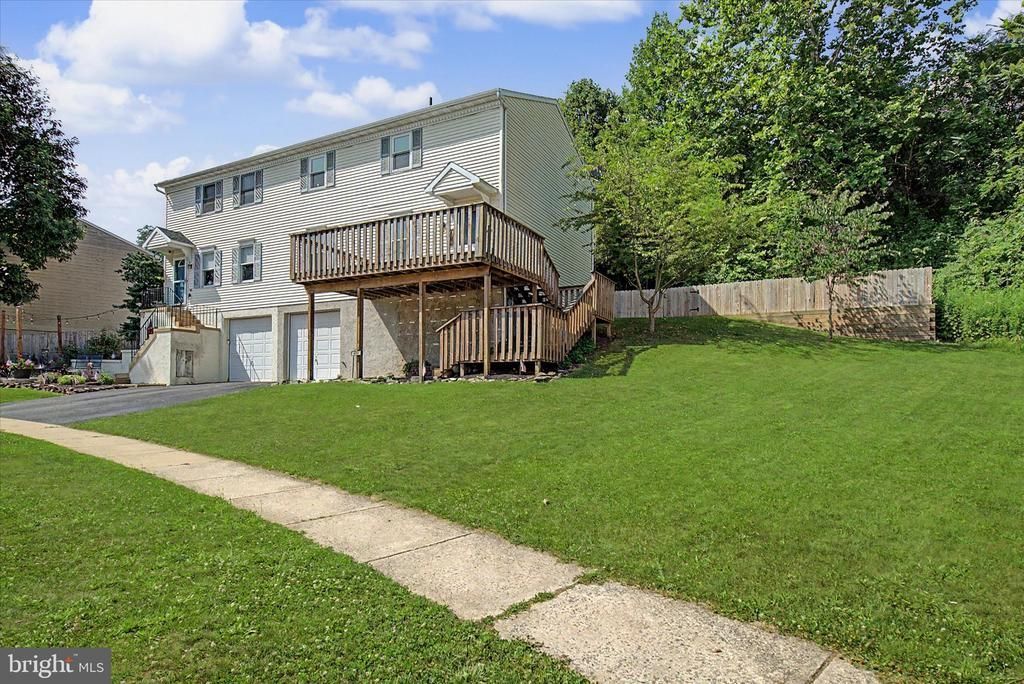 426 GROVE AVENUE , MOHNTON, PA 19540