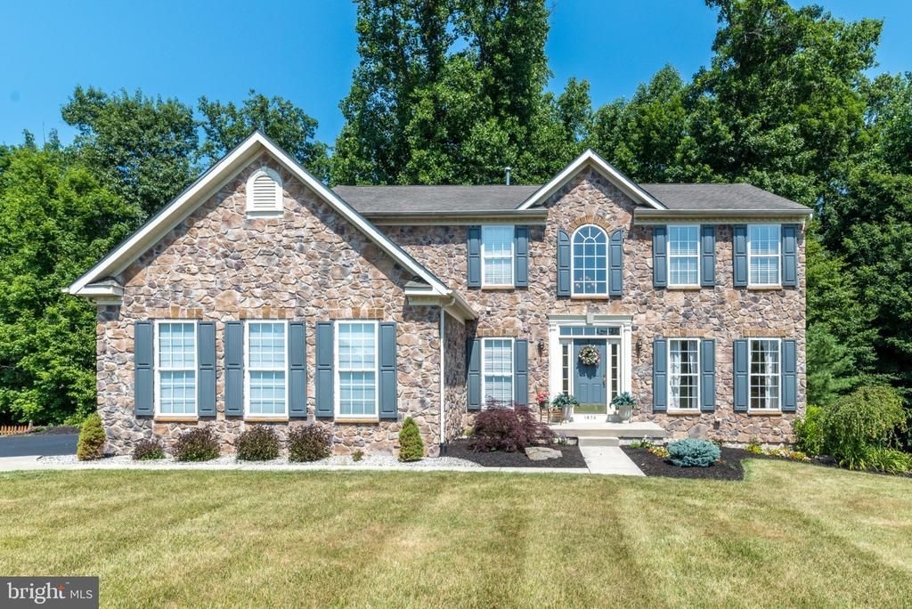 1876 SYCAMORE DRIVE, QUAKERTOWN, PA 18951