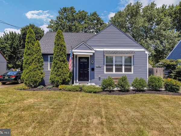 215 W GLOUCESTER PIKE, BARRINGTON, NJ 08007