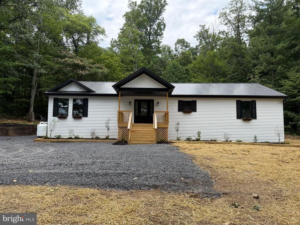 812 LINCOLN WAY W, MC CONNELLSBURG, PA 17233