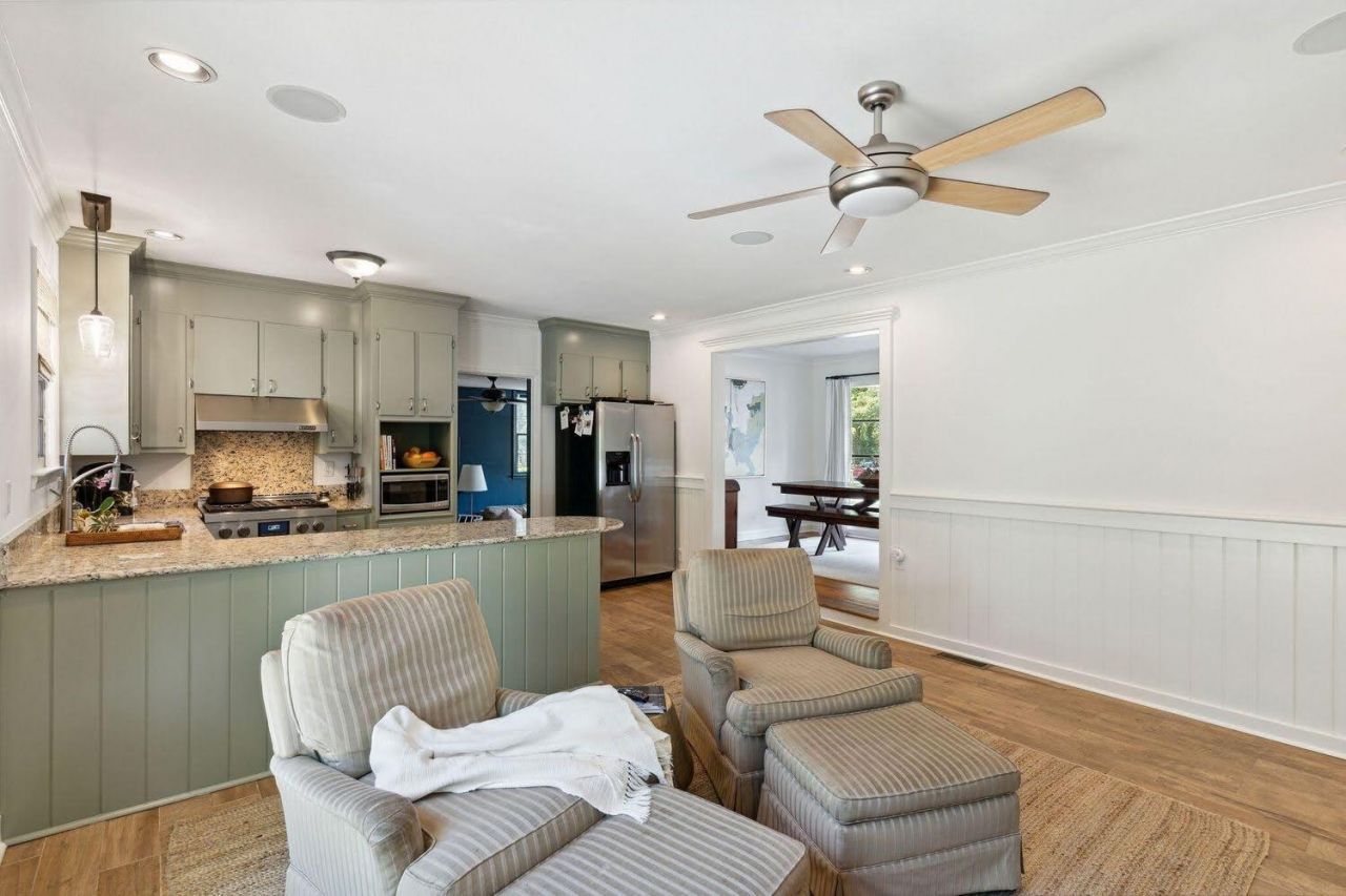 857 Stiles Drive Photo 5