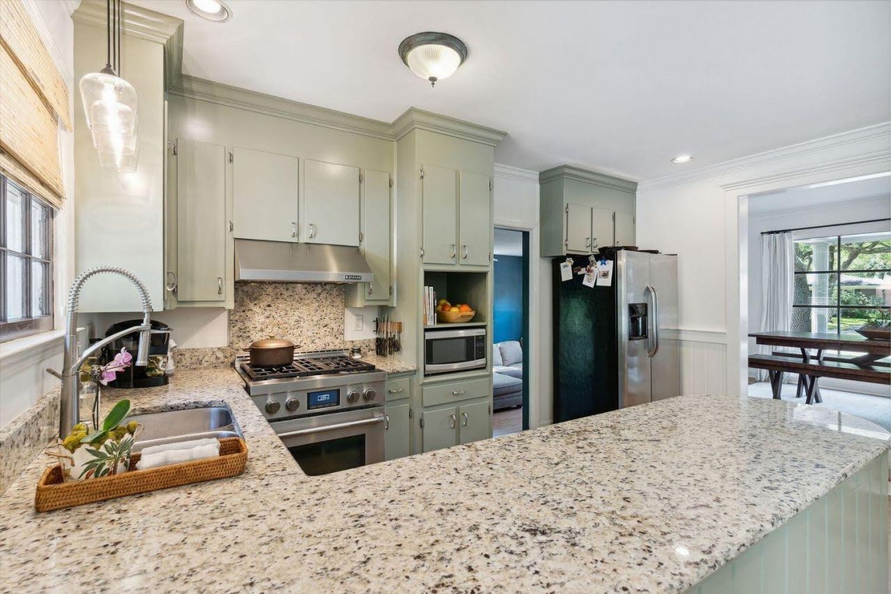 857 Stiles Drive Photo 6