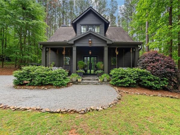 831 Blalock Lakes Drive , Newnan, GA 30263