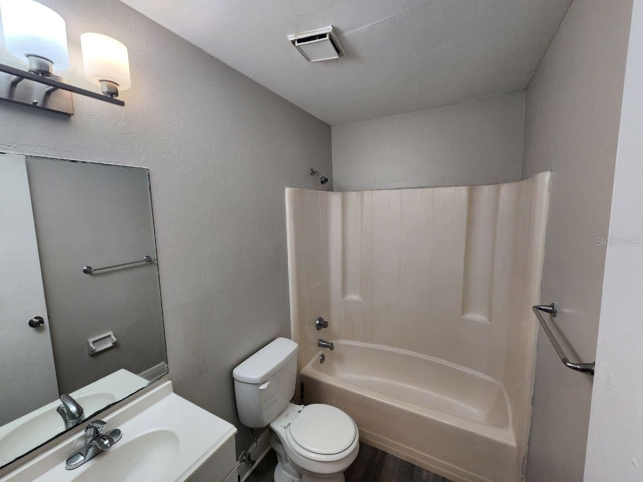 1209 62nd Avenue E, Bradenton, FL 34203 Photo