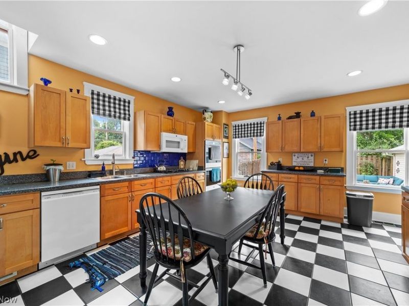 1483 E 105th Street, Cleveland, OH 44106 Photo 12