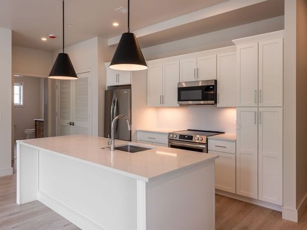 1223 Washington St, Unit 6, Norwood, MA 02062